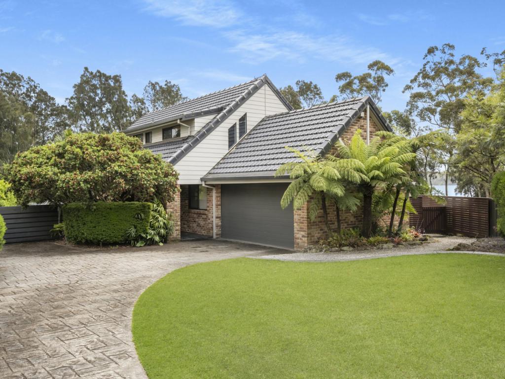 38 RIVER RD, SUSSEX INLET, NSW 2540