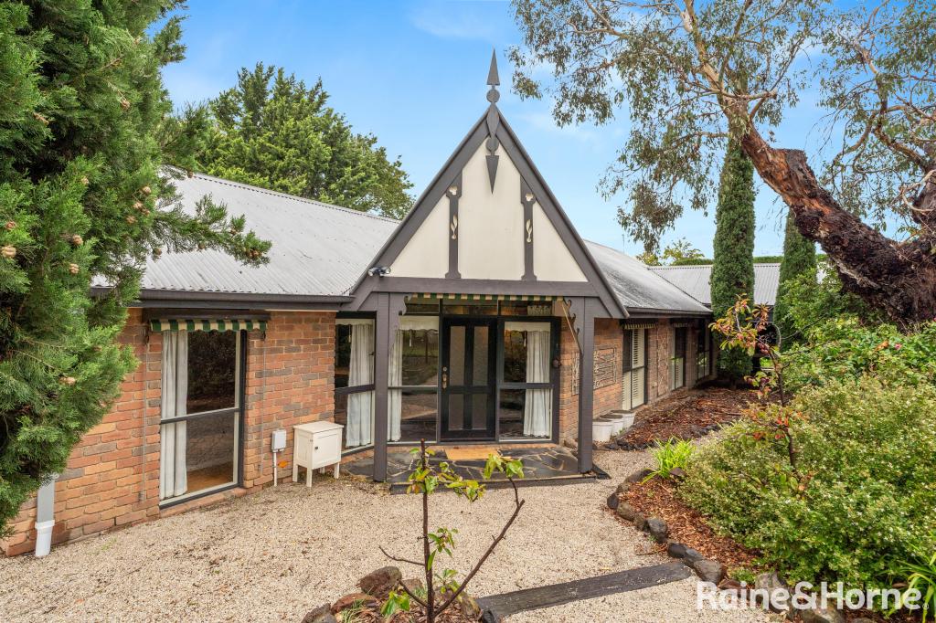 67 Racecourse Rd, Riddells Creek, VIC 3431