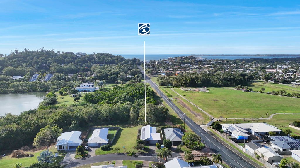 4 Hermitage Dr, Eimeo, QLD 4740