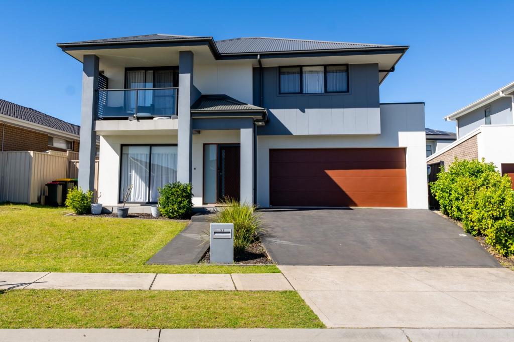 31 LEGGETT ST, SPRING FARM, NSW 2570