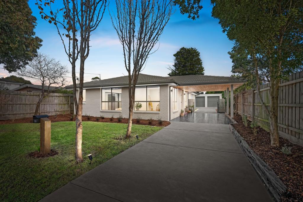16 Clovelly Ave, Rosebud, VIC 3939