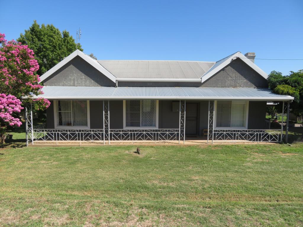 49 MOUNT ST, SOUTH GUNDAGAI, NSW 2722