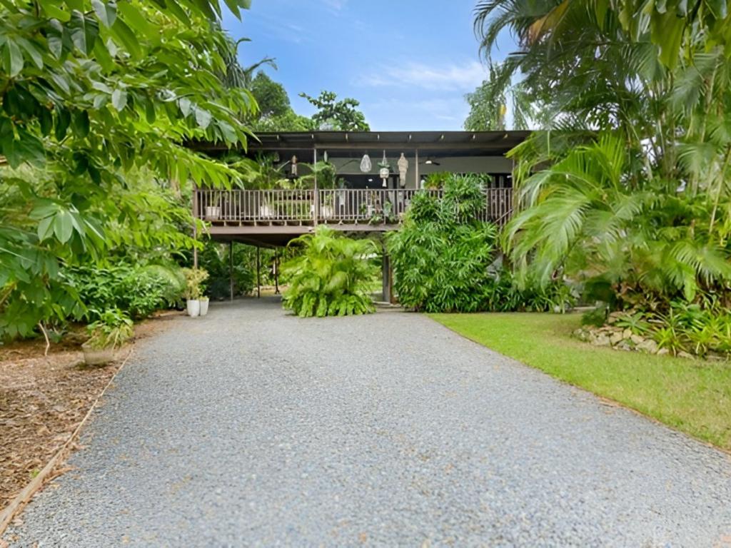 3 Poinciana St, Cooya Beach, QLD 4873