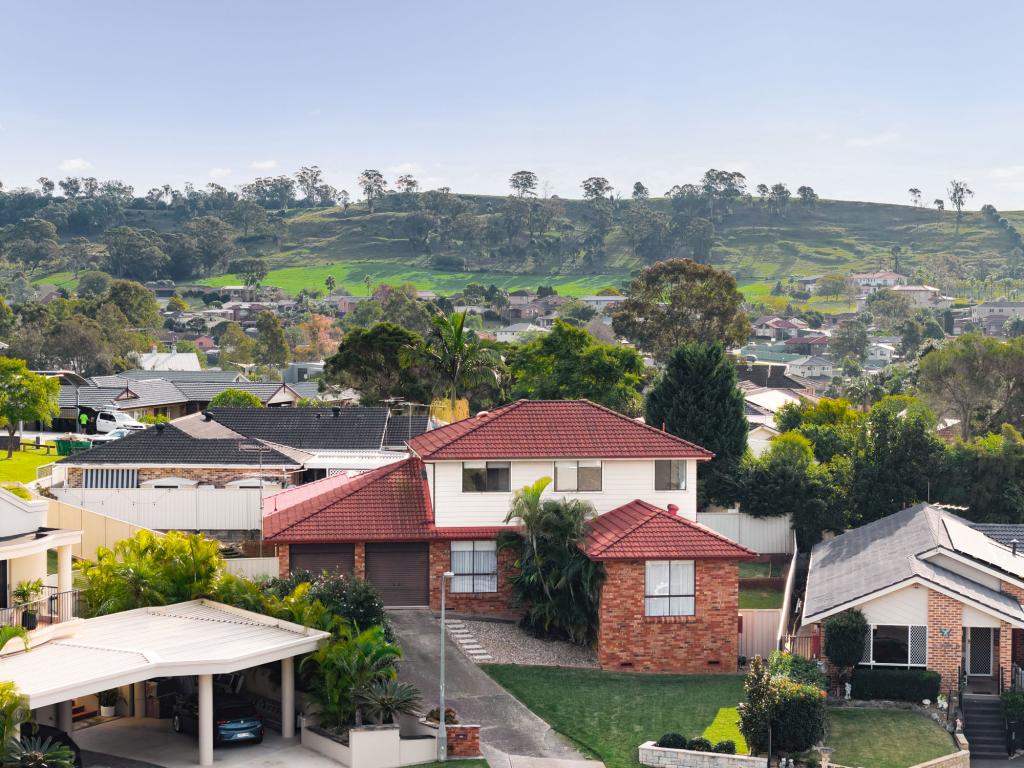8 Albany Pl, Kearns, NSW 2558