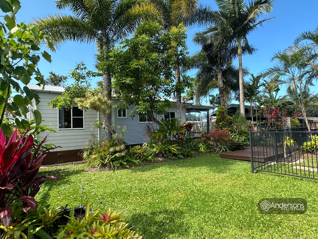 14 Voyager St, South Mission Beach, QLD 4852