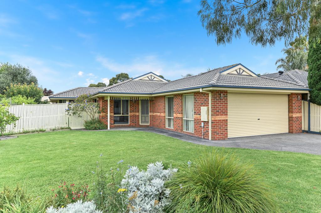 48 Don Collins Way, Berwick, VIC 3806