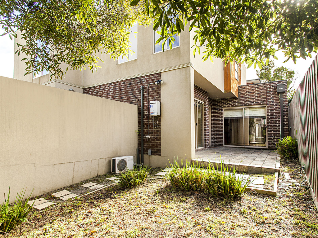 2/14 Mccubbin St, Burwood, VIC 3125