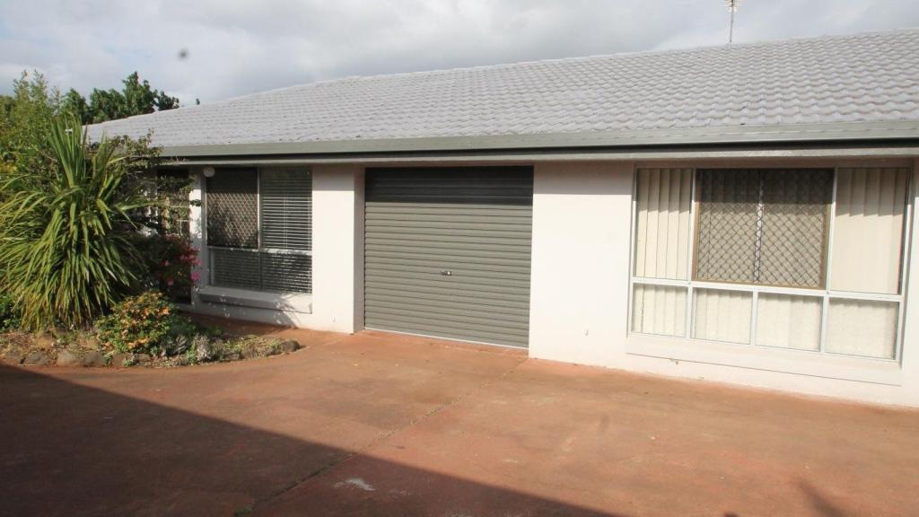 Unit 2/241 North St, Wilsonton, QLD 4350