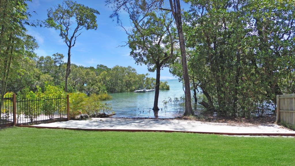 31 Calm Waters Cres, Macleay Island, QLD 4184