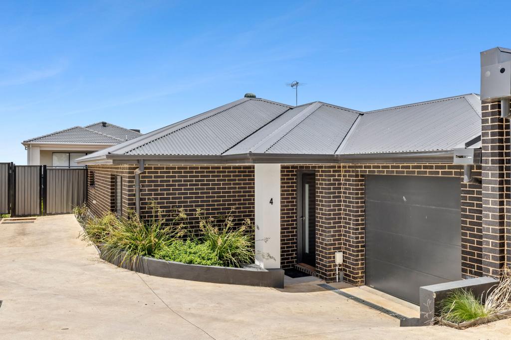 4/4 Ross St, Darley, VIC 3340