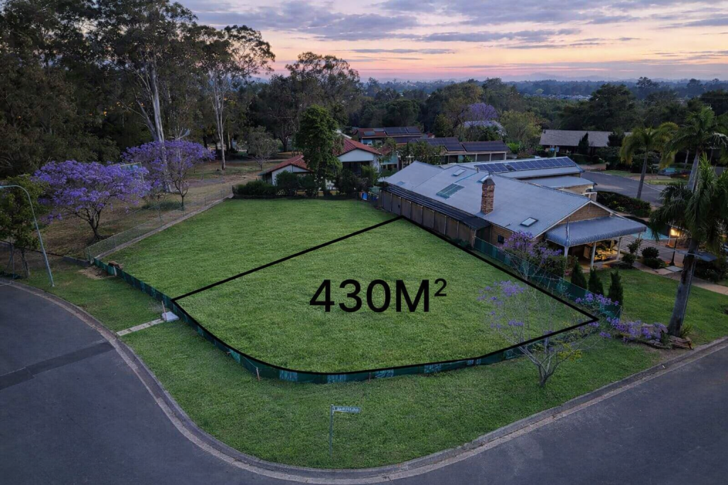 2 QUAVER CT, BRIDGEMAN DOWNS, QLD 4035