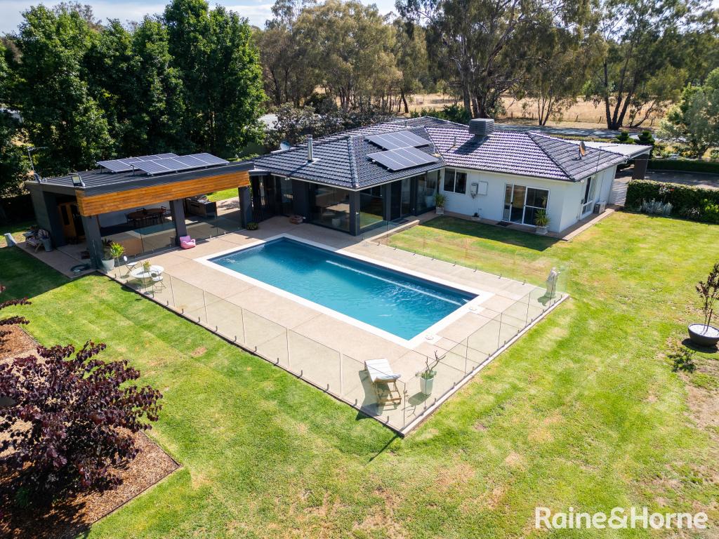 17 Vincent Rd, Lake Albert, NSW 2650