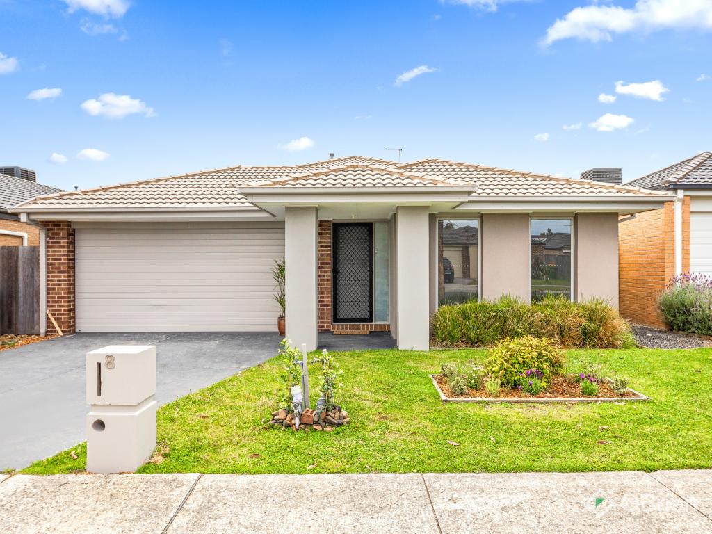 8 MALLARD AVE, OFFICER, VIC 3809