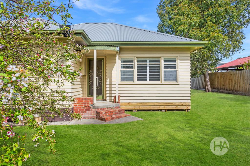 52 STATION ST, SOMERVILLE, VIC 3912