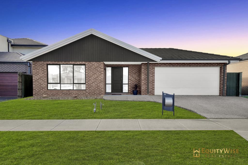 40 Holyoake Pde, Manor Lakes, VIC 3024