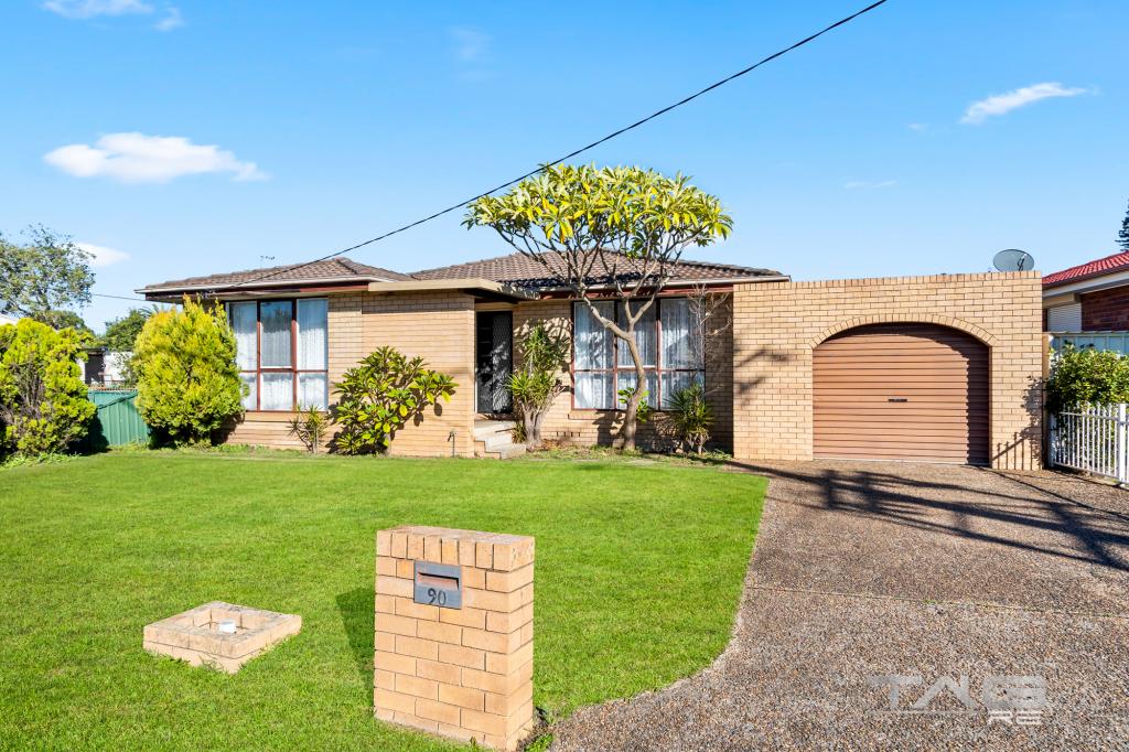 90 Carpenter St, Colyton, NSW 2760