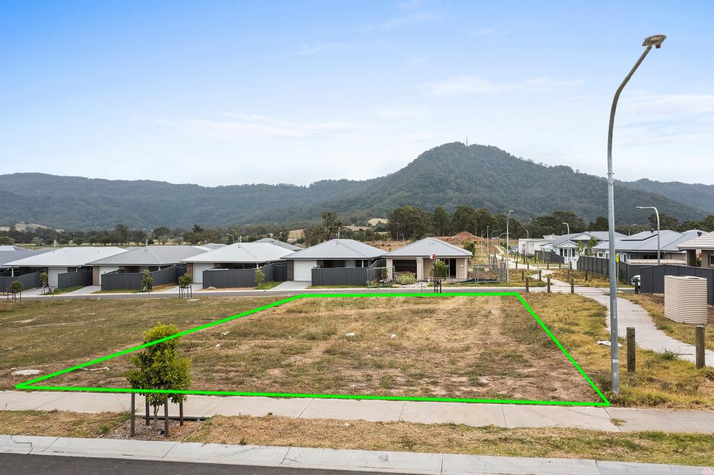 18 Gipsy Moth St, Badagarang, NSW 2540