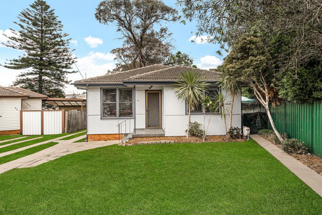 33 Cedar Cres, North St Marys, NSW 2760