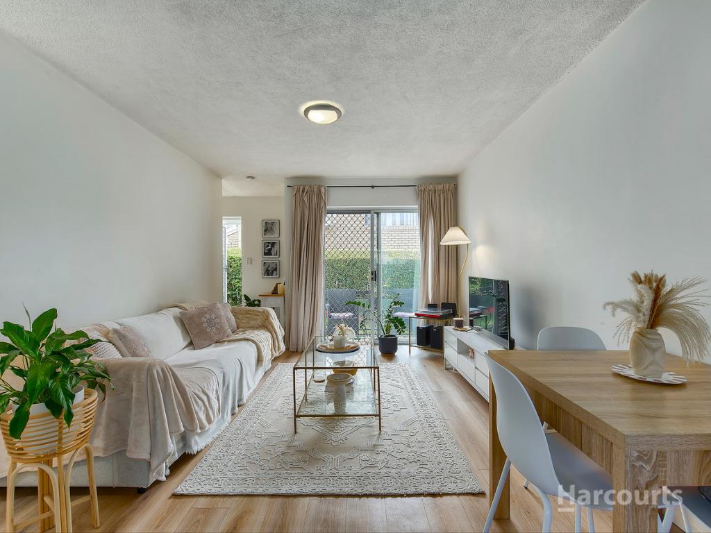 3/115 Prince Edward Pde, Scarborough, QLD 4020