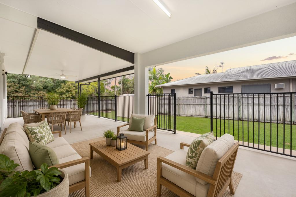 4 Clearwater Ct, Bushland Beach, QLD 4818