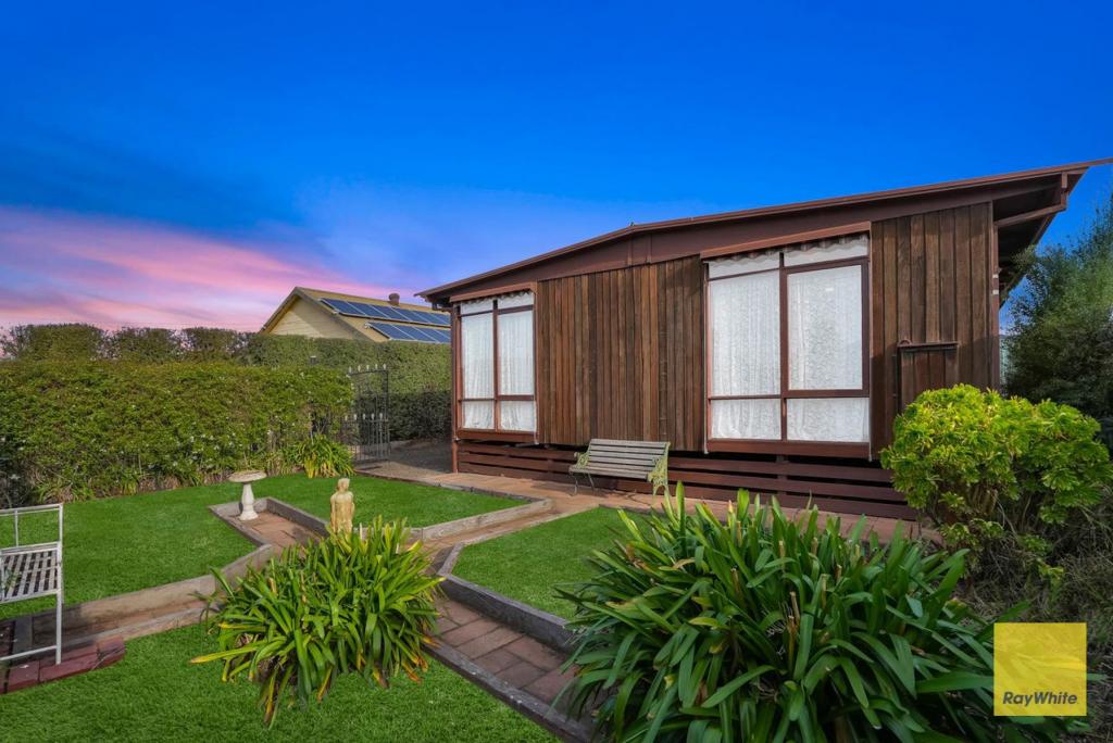 23 Westcott Pde, Rockbank, VIC 3335