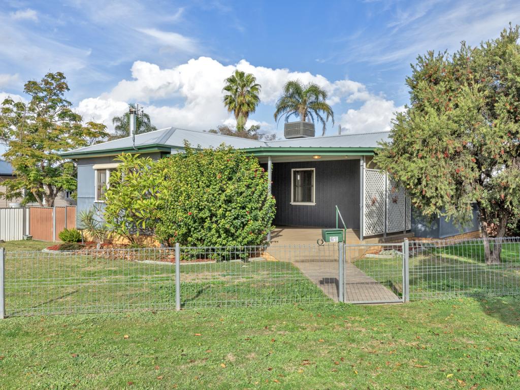 21 Woodstock St, South Tamworth, NSW 2340