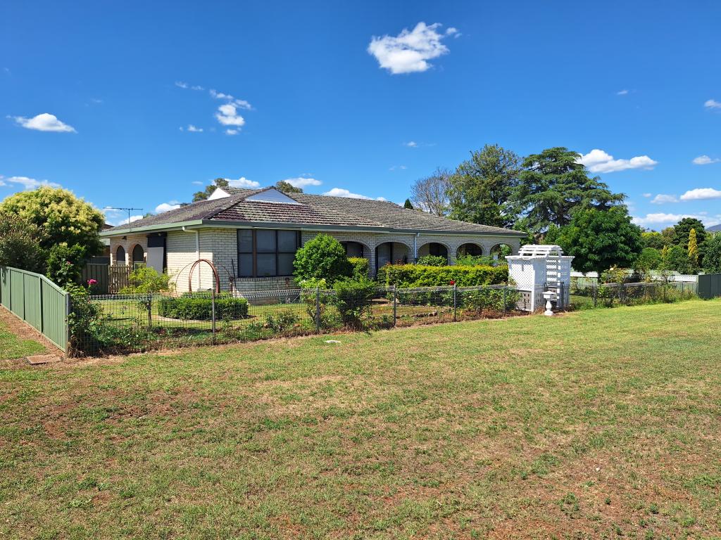 22 Gordon St, Aberdeen, NSW 2336