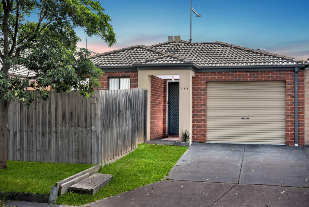 258 The Lakes Bvd, South Morang, VIC 3752