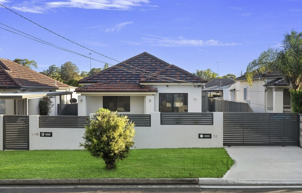 16 Pelman Ave, Greenacre, NSW 2190