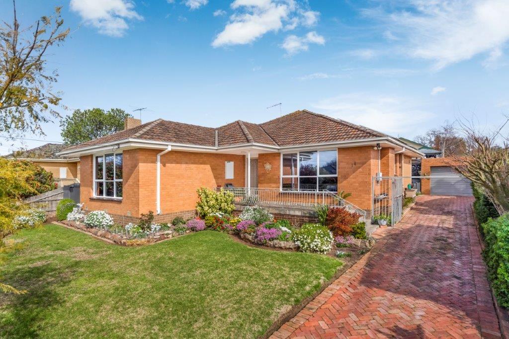14 Terence St, Sunbury, VIC 3429