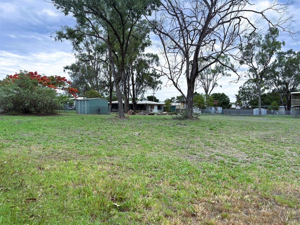 22 Centenary Dr S, Middlemount, QLD 4746