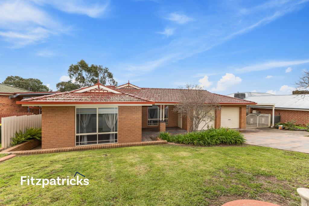 13 Hargrave Ave, Lloyd, NSW 2650