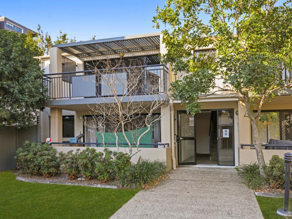 56/55 Harries Rd, Coorparoo, QLD 4151