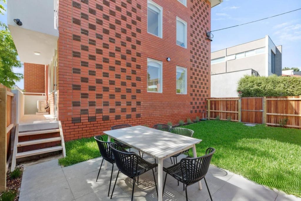 2/18 Gladstone St, Kew, VIC 3101