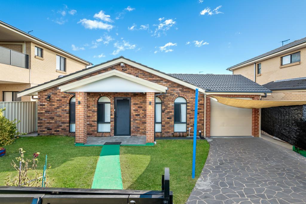 19 Guernsey Ave, Minto, NSW 2566