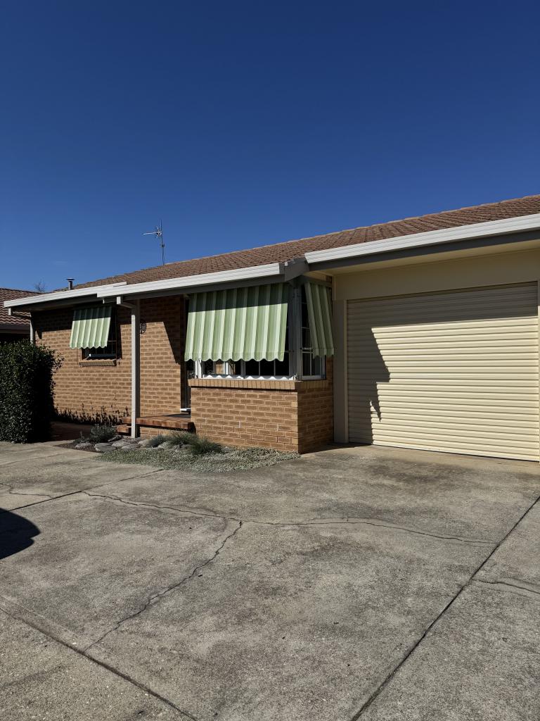 2/8 MANGAROO AVE, TUMUT, NSW 2720