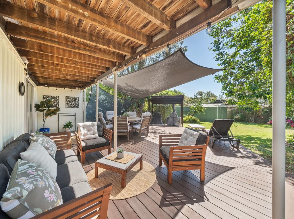 2 Hinton St, Redcliffe, QLD 4020