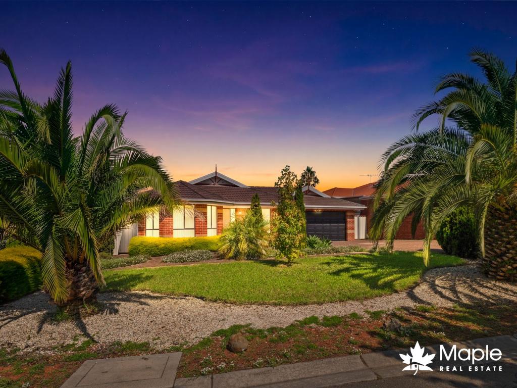 8 TIFFANY CRES, ROXBURGH PARK, VIC 3064