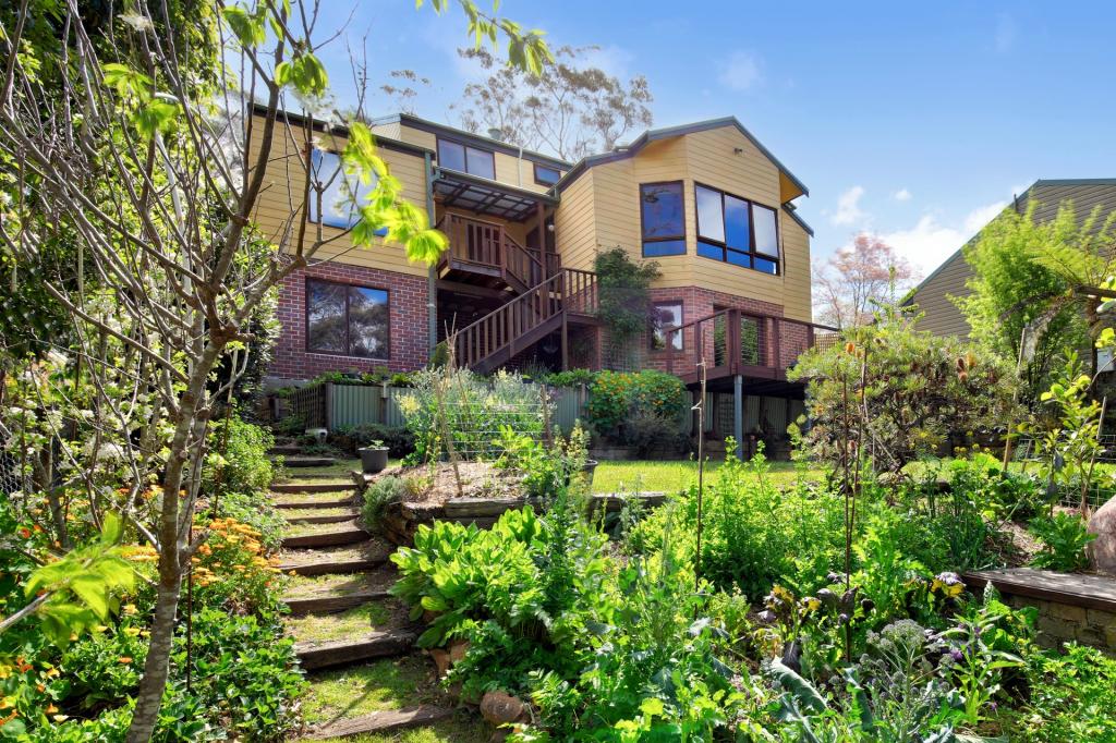 13 Yanko Ave, Wentworth Falls, NSW 2782