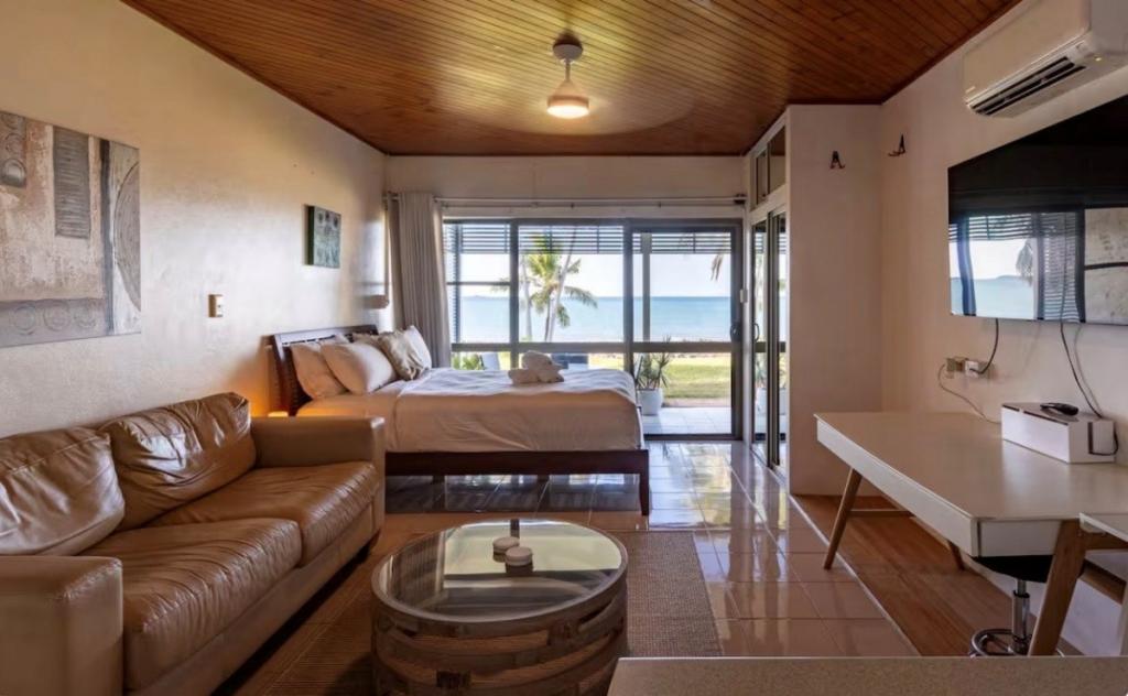 1/2 Beach Rd, Dolphin Heads, QLD 4740