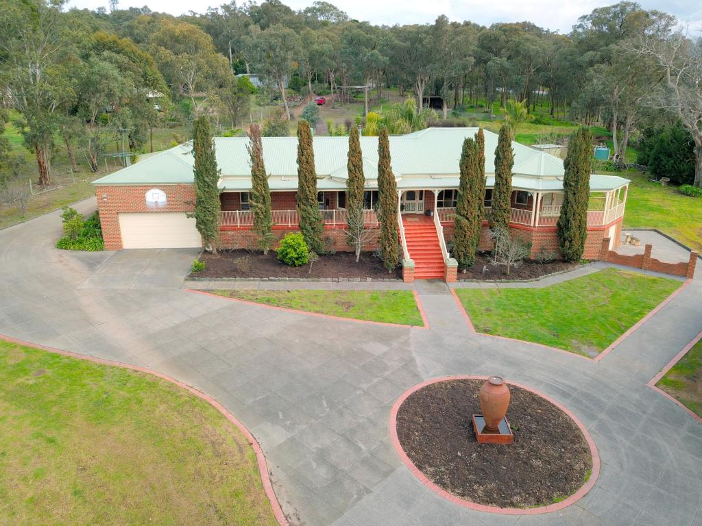 594 YAN YEAN RD, YARRAMBAT, VIC 3091