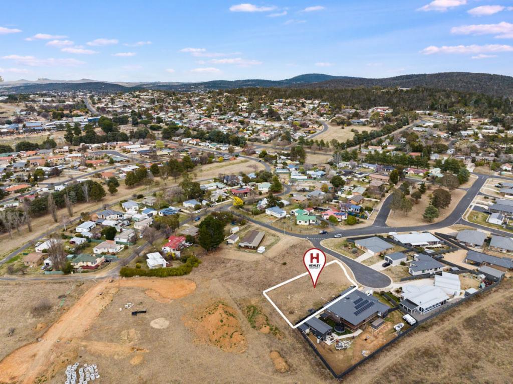 2 Moore Cl, Cooma, NSW 2630