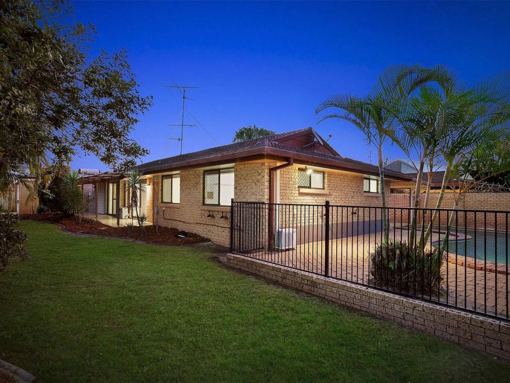 1 Matipo Pl, Palm Beach, QLD 4221