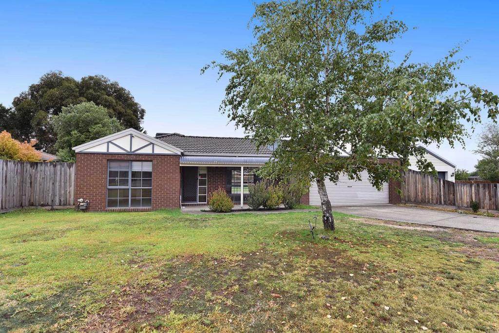 34 Sunny Park Cl, Gisborne, VIC 3437