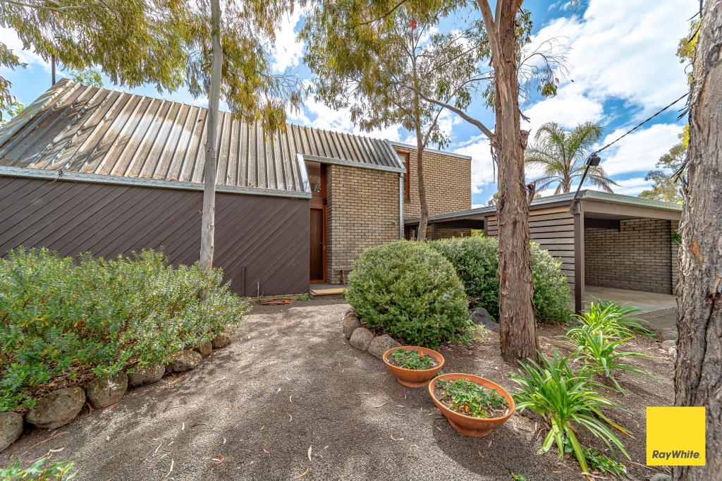 24 Mistletoe St, Golden Square, VIC 3555