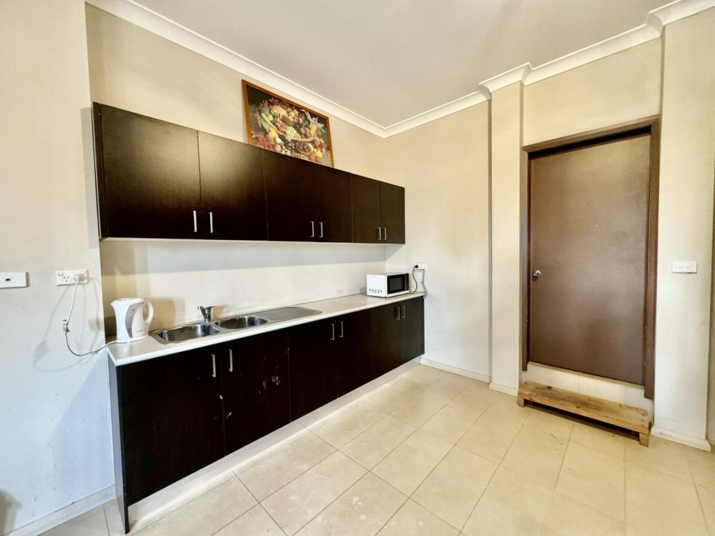 25d Avoca Rd, Canley Heights, NSW 2166