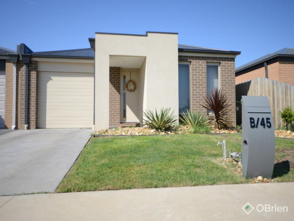 45b Len Cook Dr, Eastwood, VIC 3875