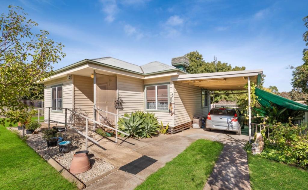 17 Bray St, Long Gully, VIC 3550