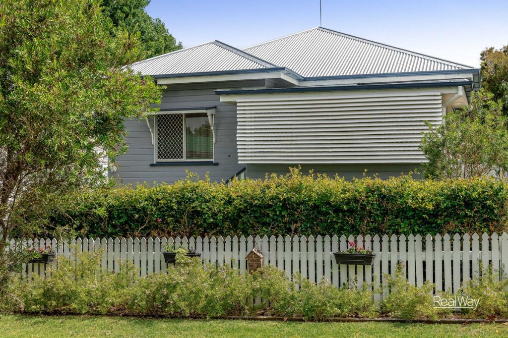9 Burns St, East Toowoomba, QLD 4350