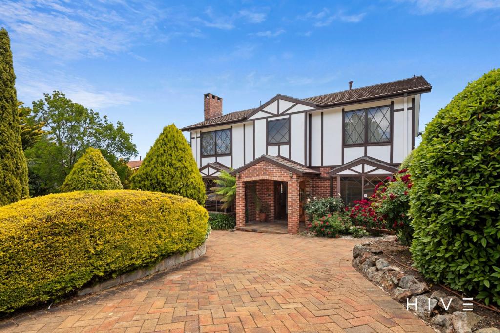 9 Whitty Cres, Isaacs, ACT 2607